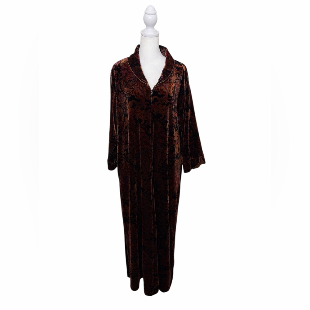 Oscar de la Renta Vintage Velvet Robe in Deep Burgundy